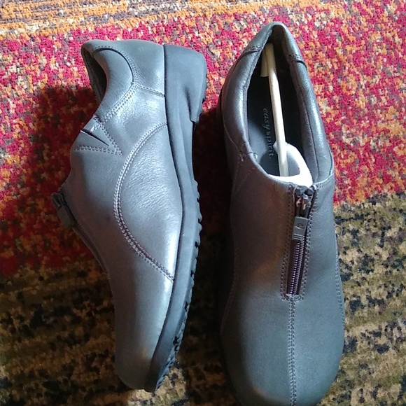 Easy Spirit shoes - Picture 4 of 9